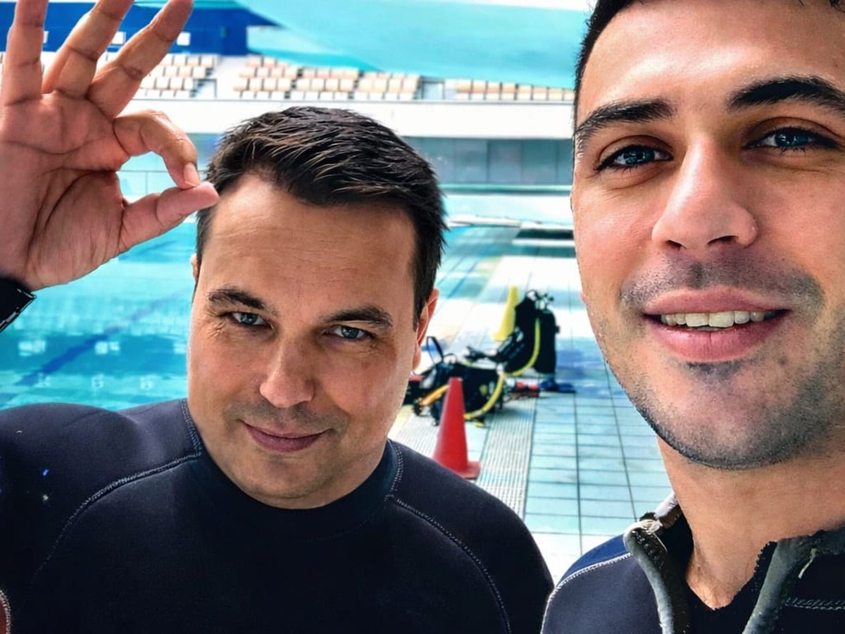 Divers at the Baku Aquatics Centre pool